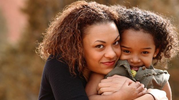 Single-Motherhood-Doesnt-Seem-to-Hinder-Happiness-722x406